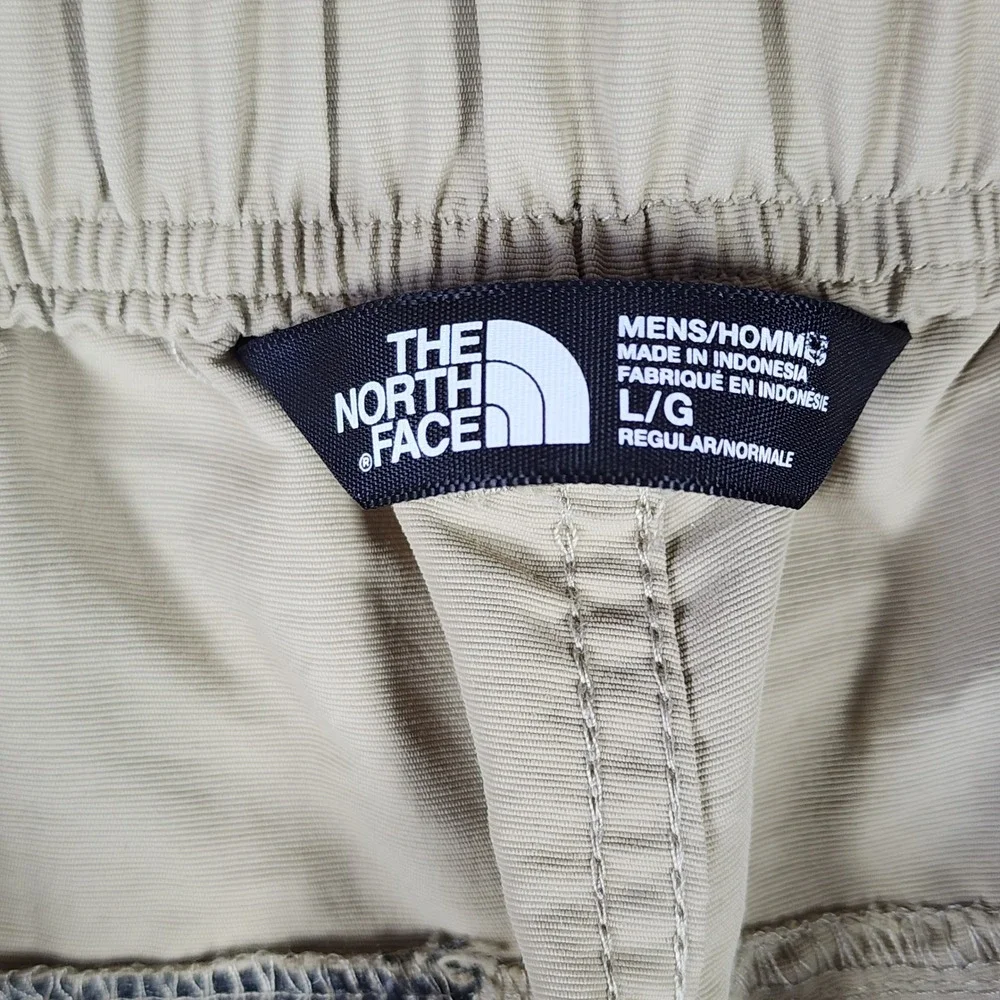 The North Face Shorts Mens Large Khaki Hiking Belted Cargo NWOT